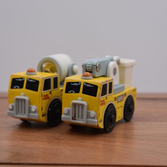 Spotlight Lorry and Cherry Picker Thomas and Friends Wooden Railway Engine Train - Picture 2 of 9